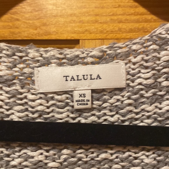 Aritza Knitted V-Neck Sweater - Picture 2 of 3